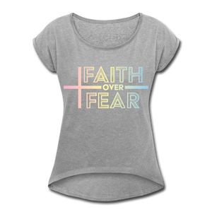 Faith Wins Women’s T-Shirt with rolled up sleeves - heather grey